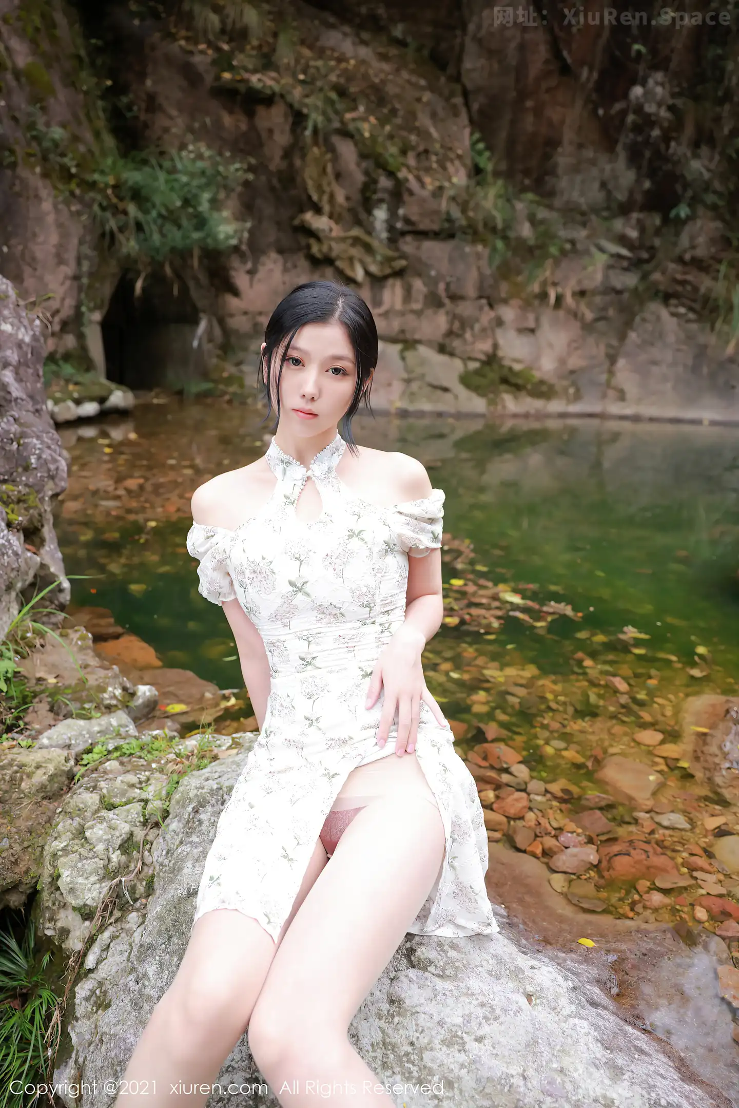 图片[4]-[XiuRen秀人网]VOL.4229 模特李雅柔大理旅拍户外山间性感服饰配肉丝裤袜撩人诱惑写真48P-秀人网官方网站